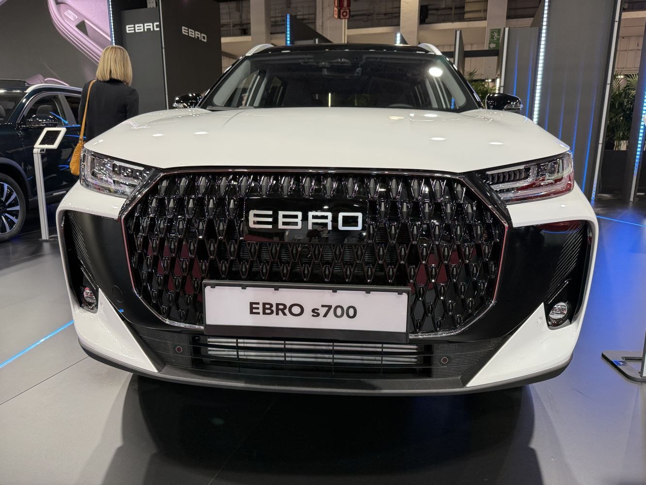 2025 EBRO s700 Front View