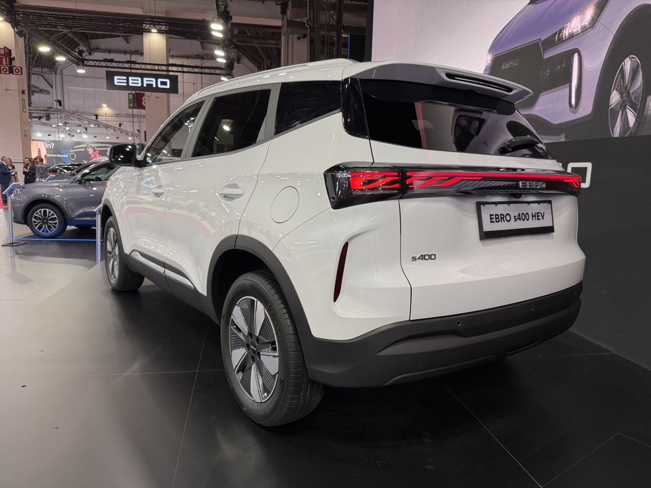 3/4 rear-left view