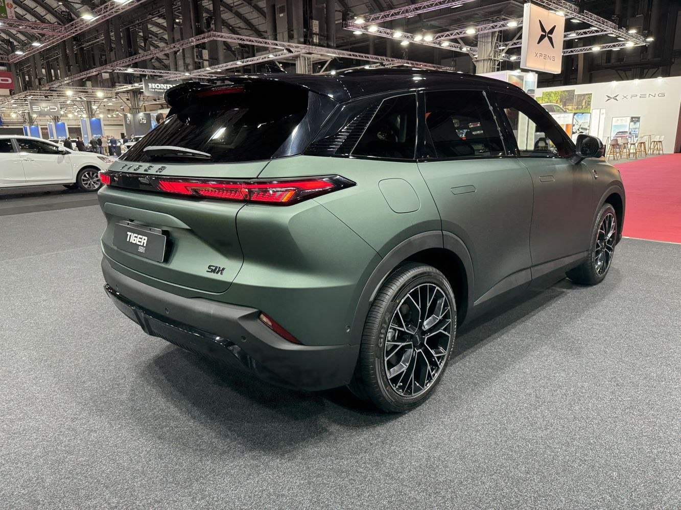3/4 rear-right view