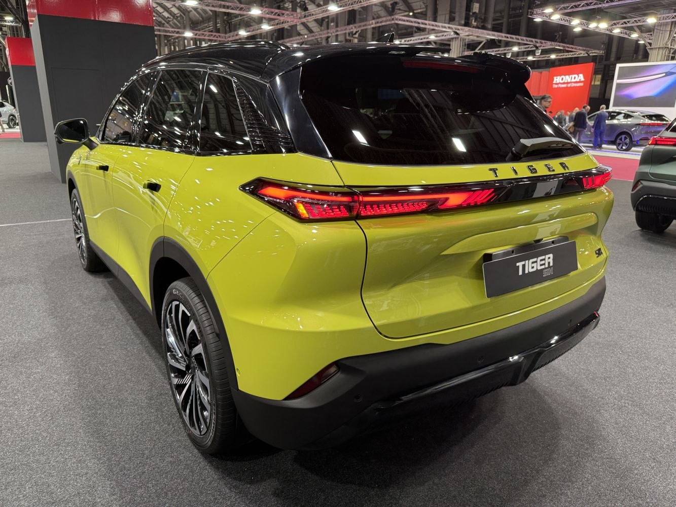 3/4 rear-left view