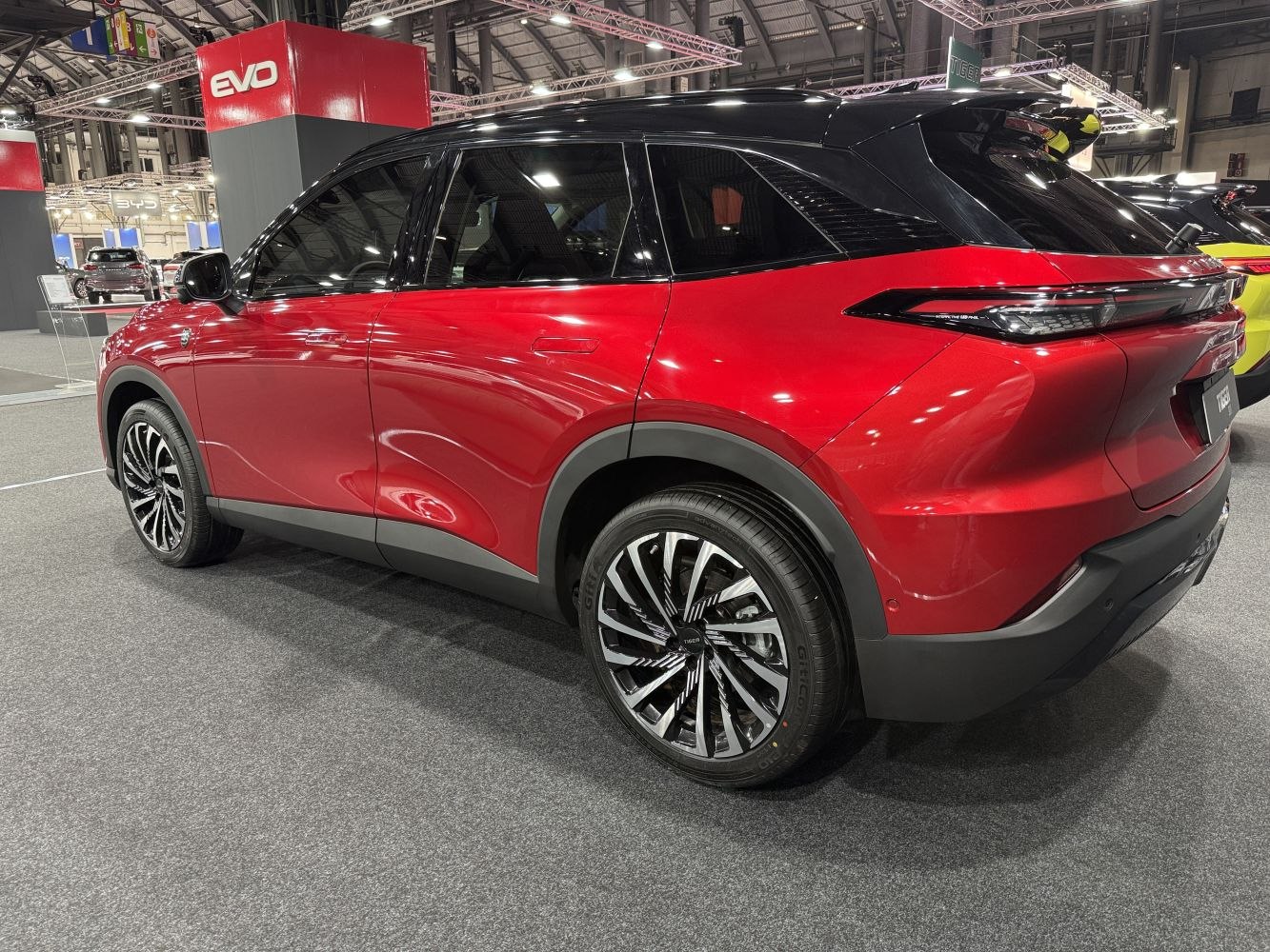 3/4 rear-left view