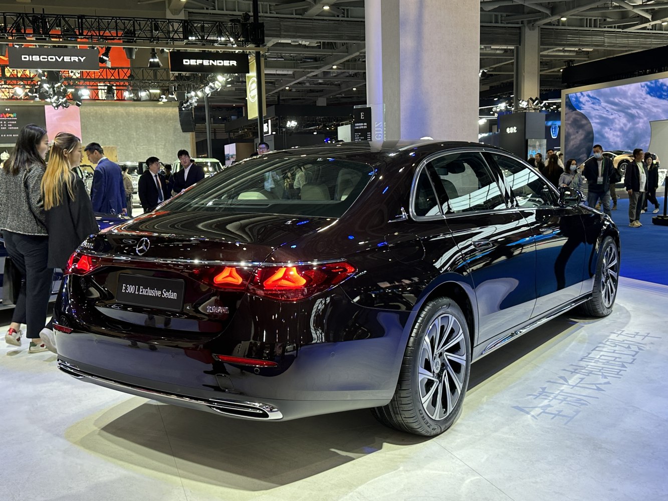 3/4 rear-right view
