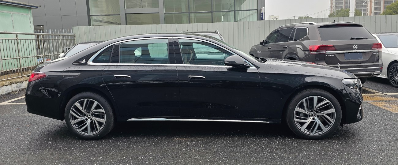 2024 Mercedes-Benz E-class Long (V214) Side View Right