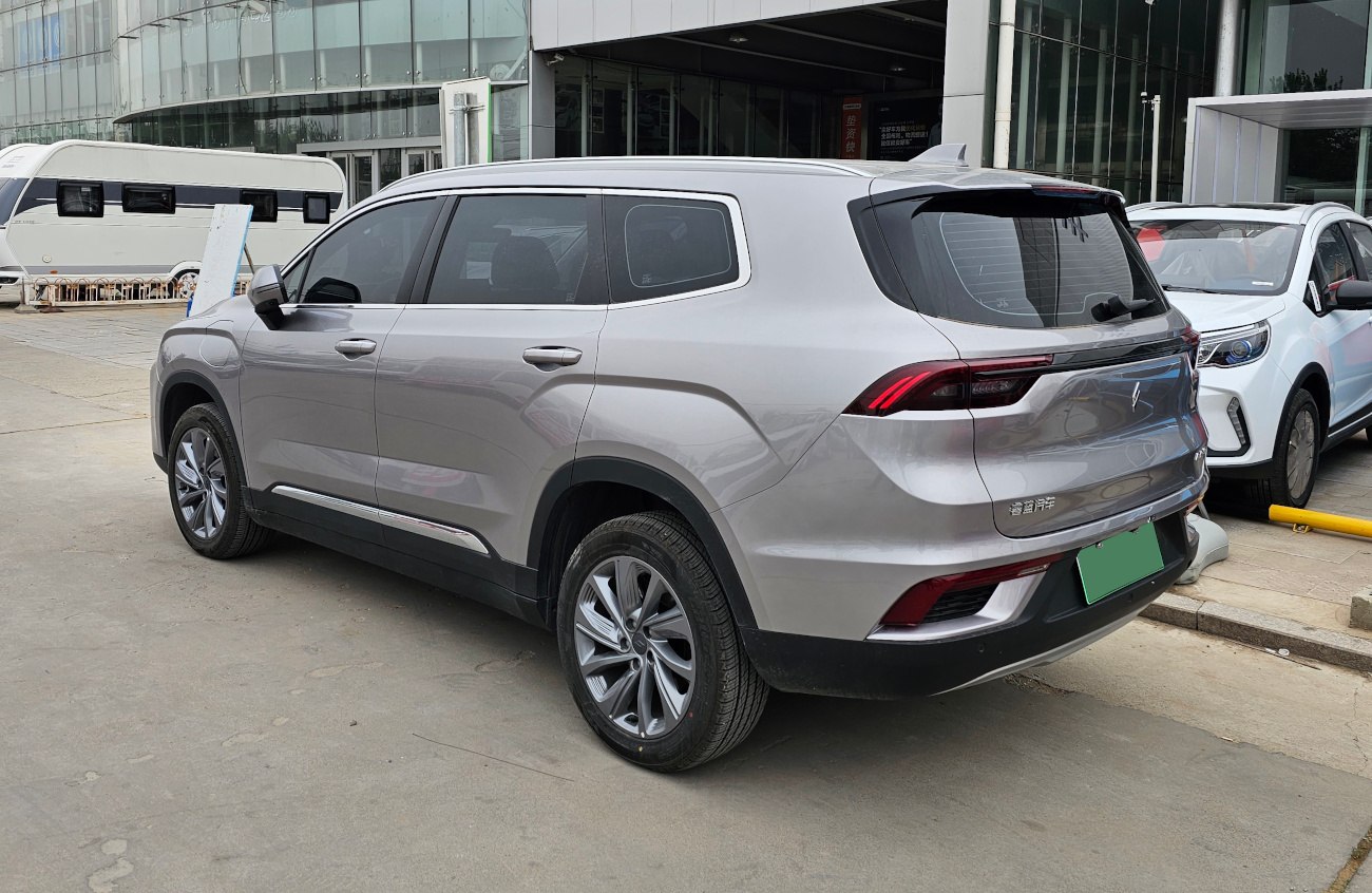 3/4 rear-left view