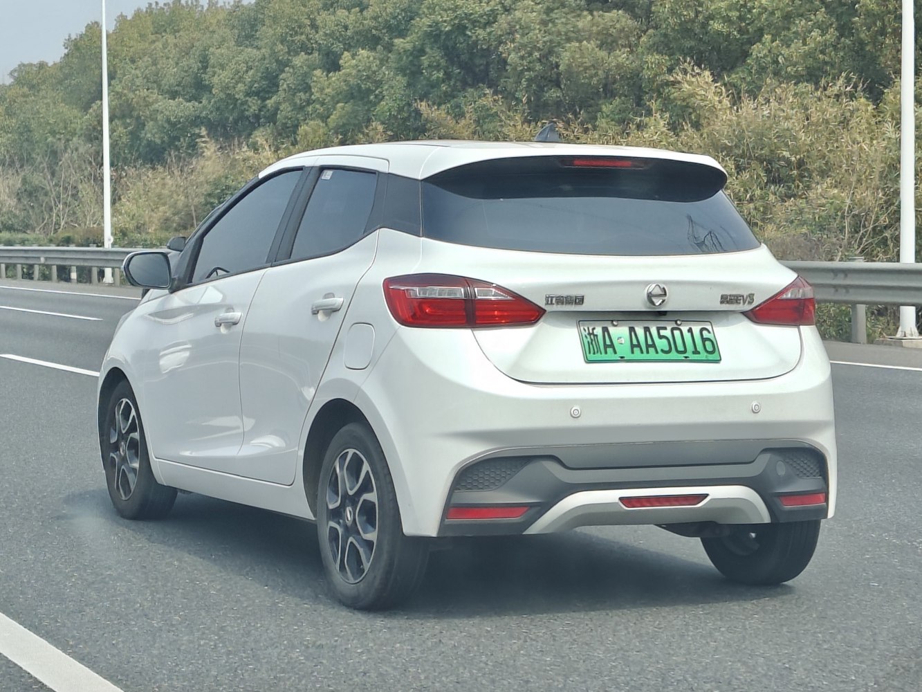3/4 rear-left view