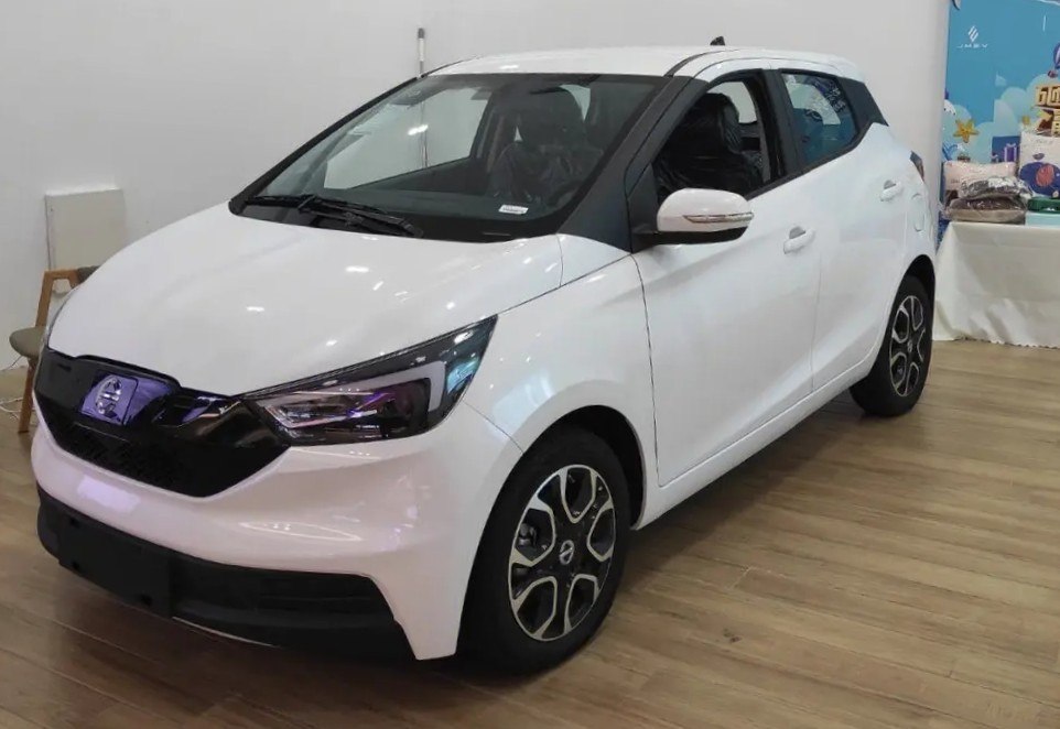 3/4 front-left view