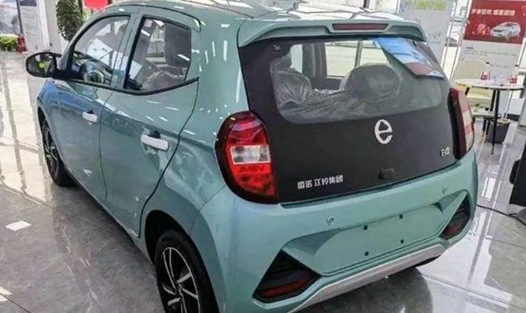 3/4 rear-left view
