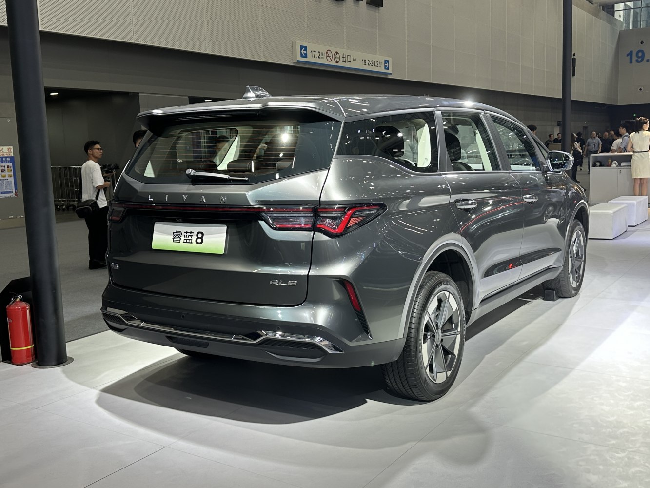 3/4 rear-right view