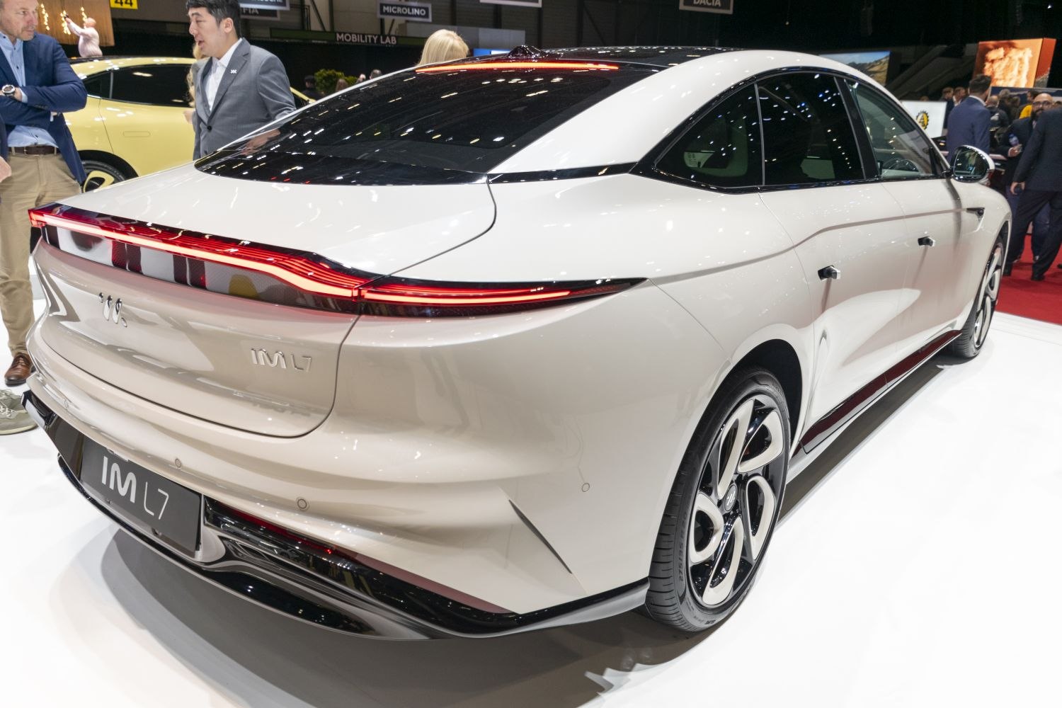 3/4 rear-right view