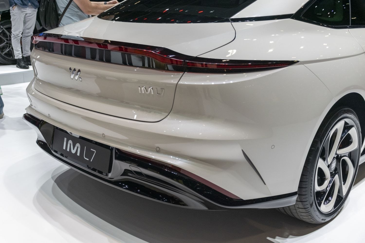 3/4 rear-left view