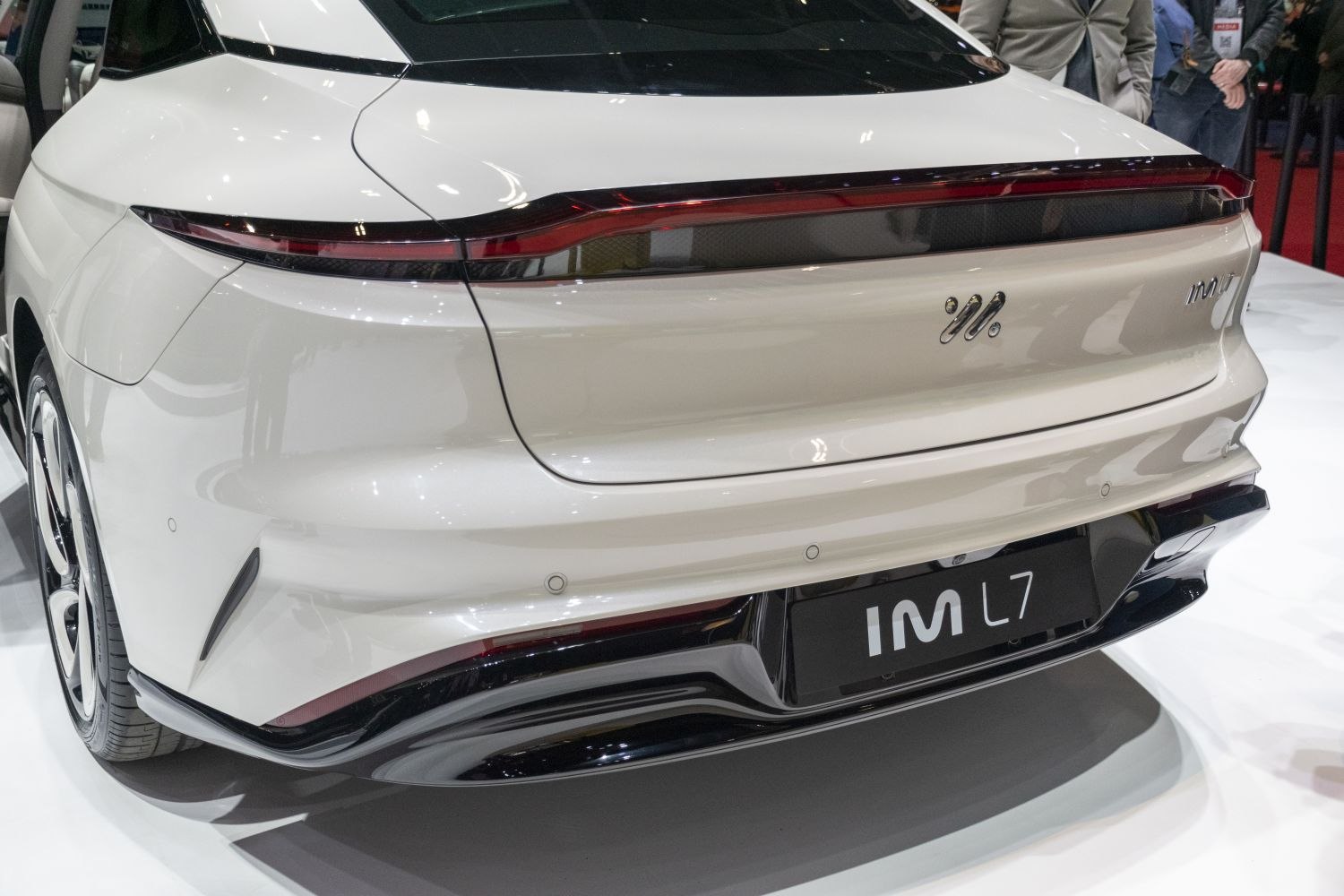 3/4 rear-left view