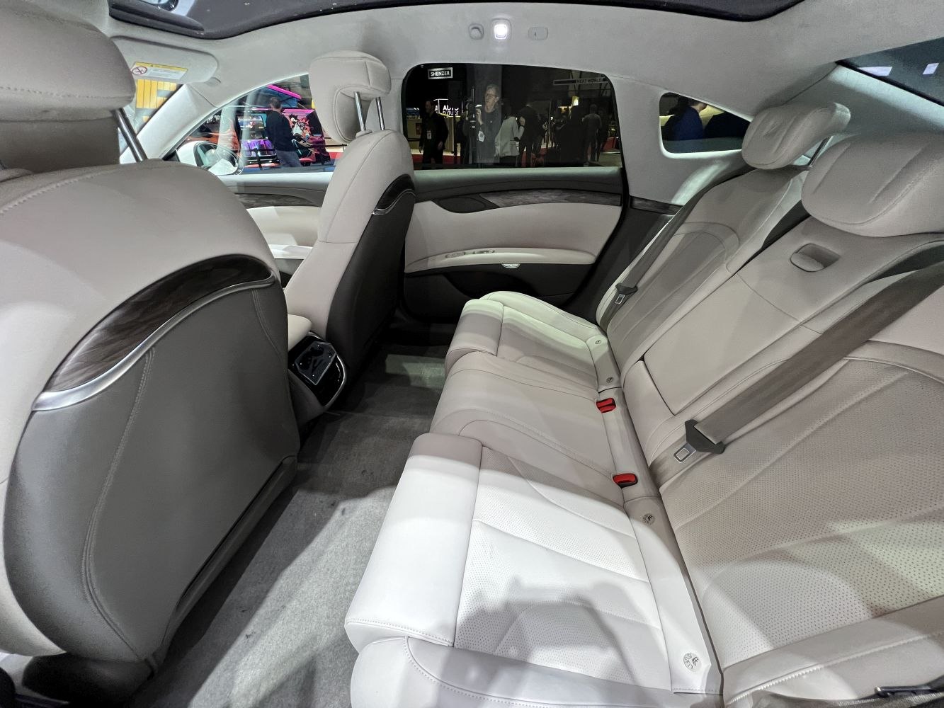 Luxurious spacious rear leather seating with modern design elements
