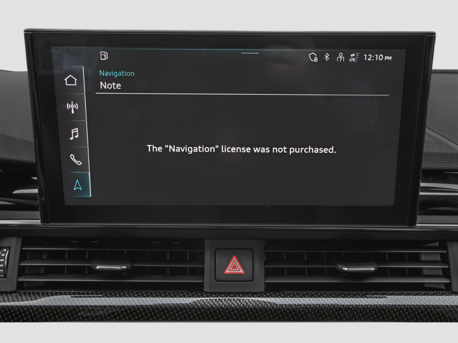 Infotainment screen showing navigation license message