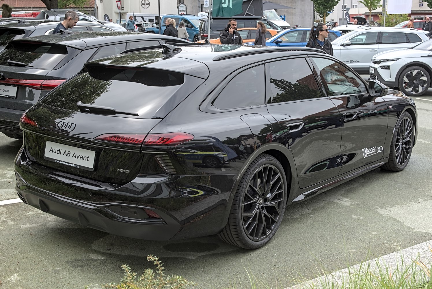 3/4 rear-right view