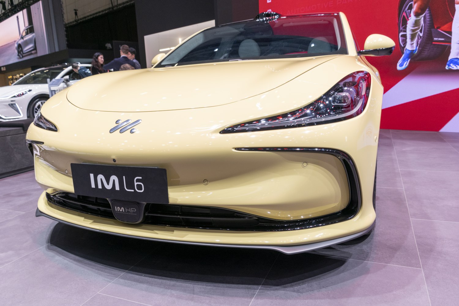Streamlined front fascia with futuristic LED headlights