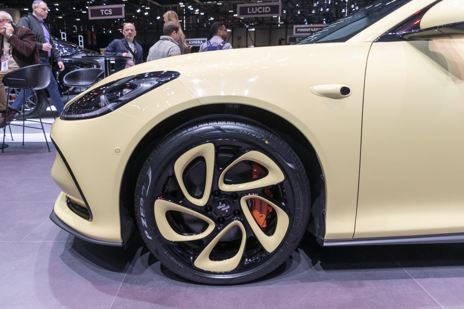 Front wheel with unique rims and headlight design