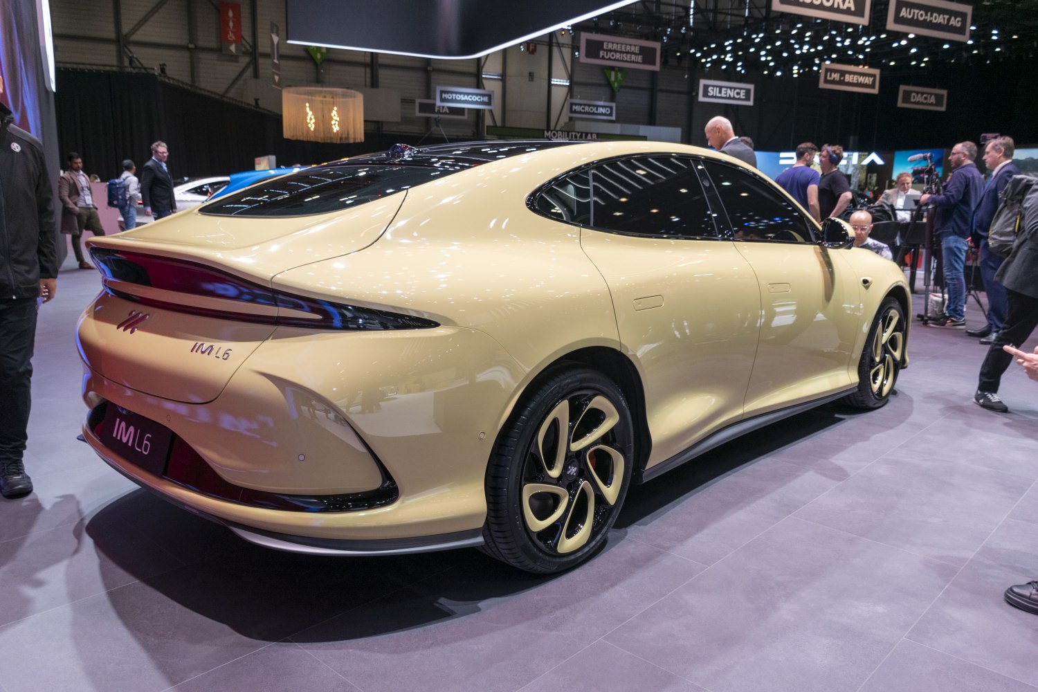 3/4 rear-left view