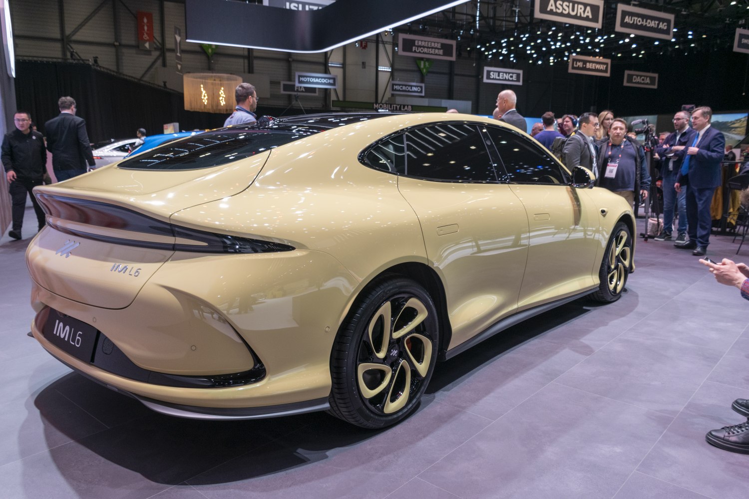3/4 rear-left view