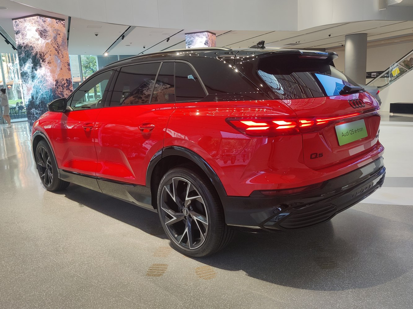 3/4 rear-left view
