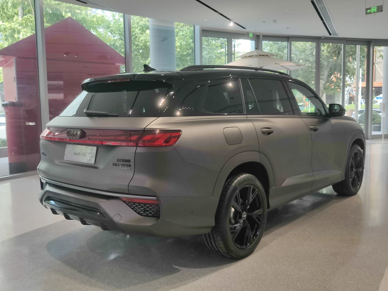 3/4 rear-right view
