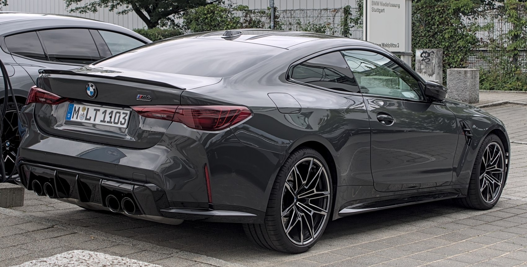 3/4 rear-right view