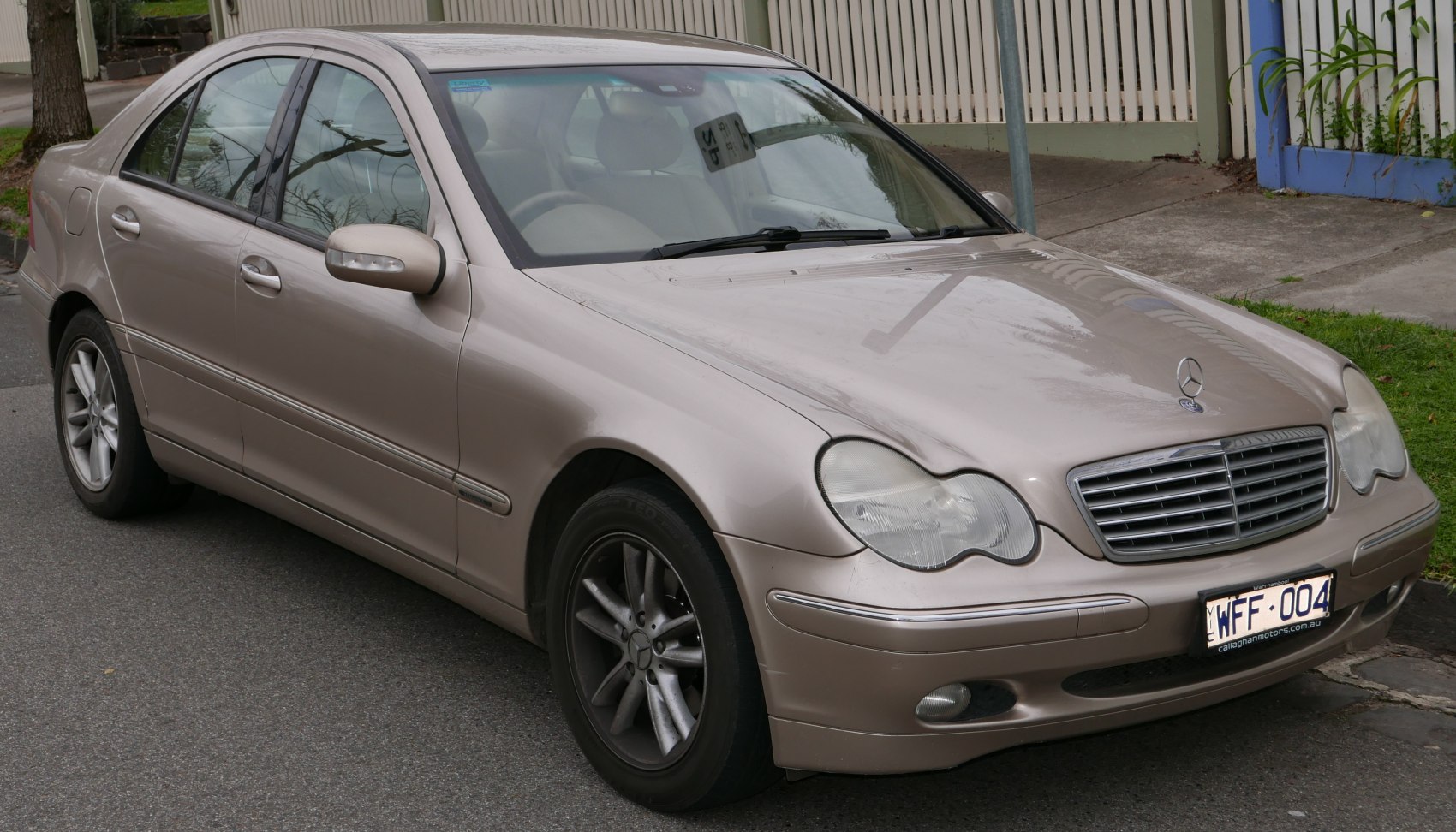 3/4 front-right view