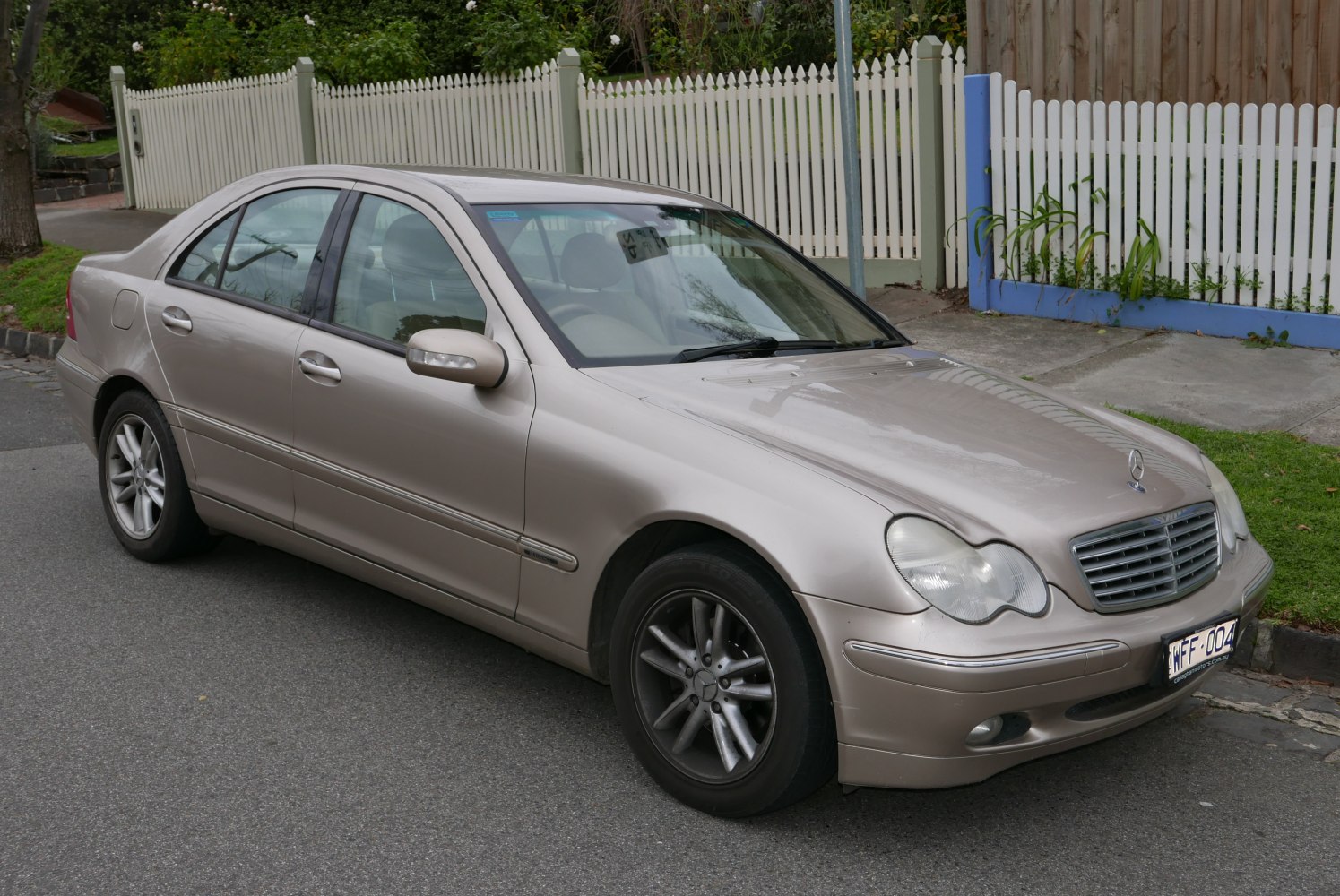 3/4 front-right view