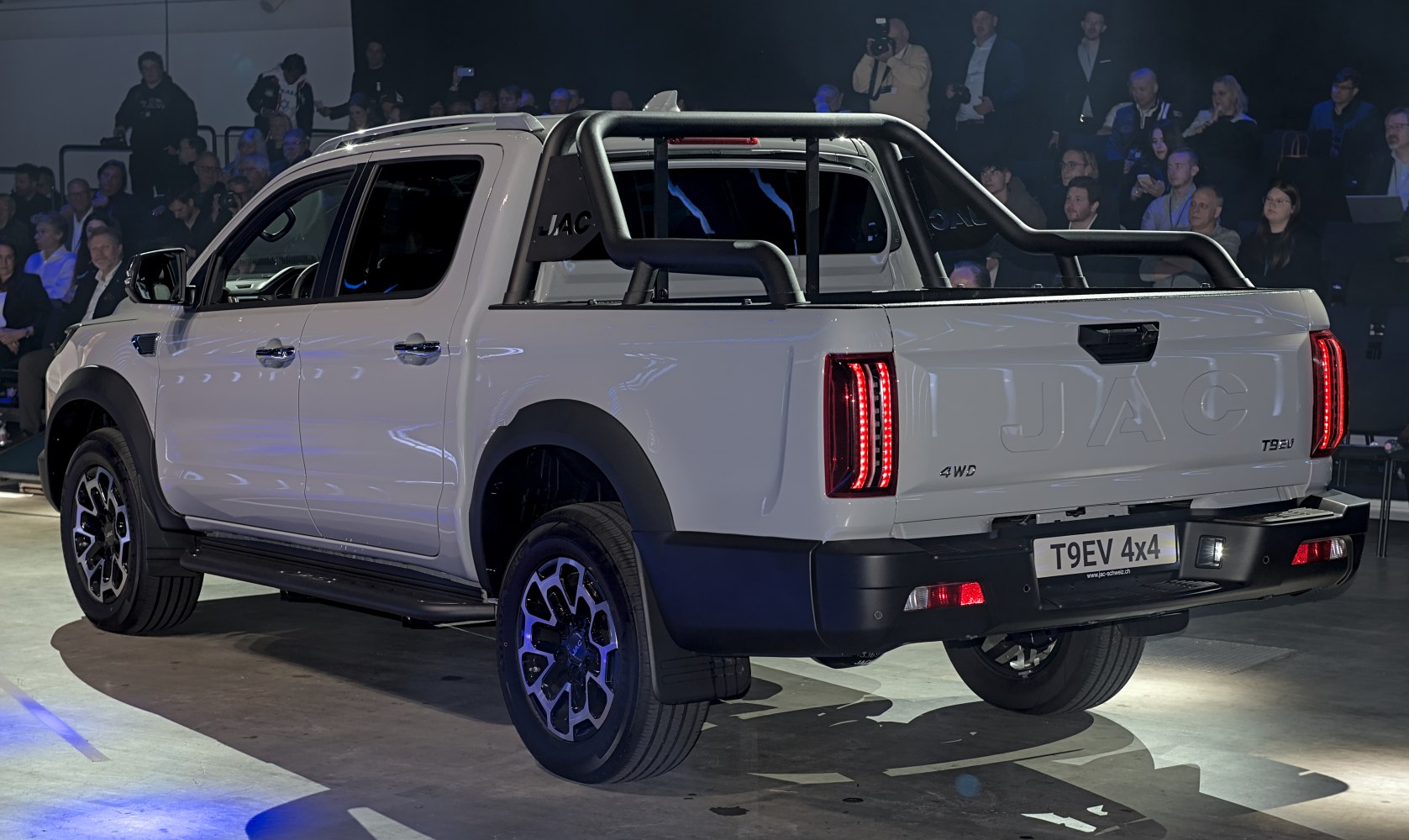 3/4 rear-left view