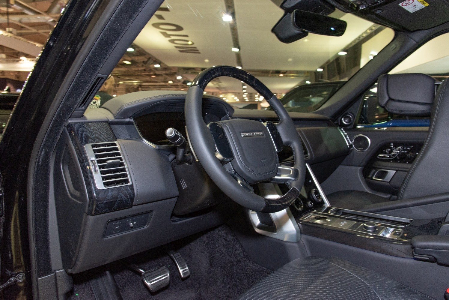 Luxury steering wheel and dashboard with premium finish