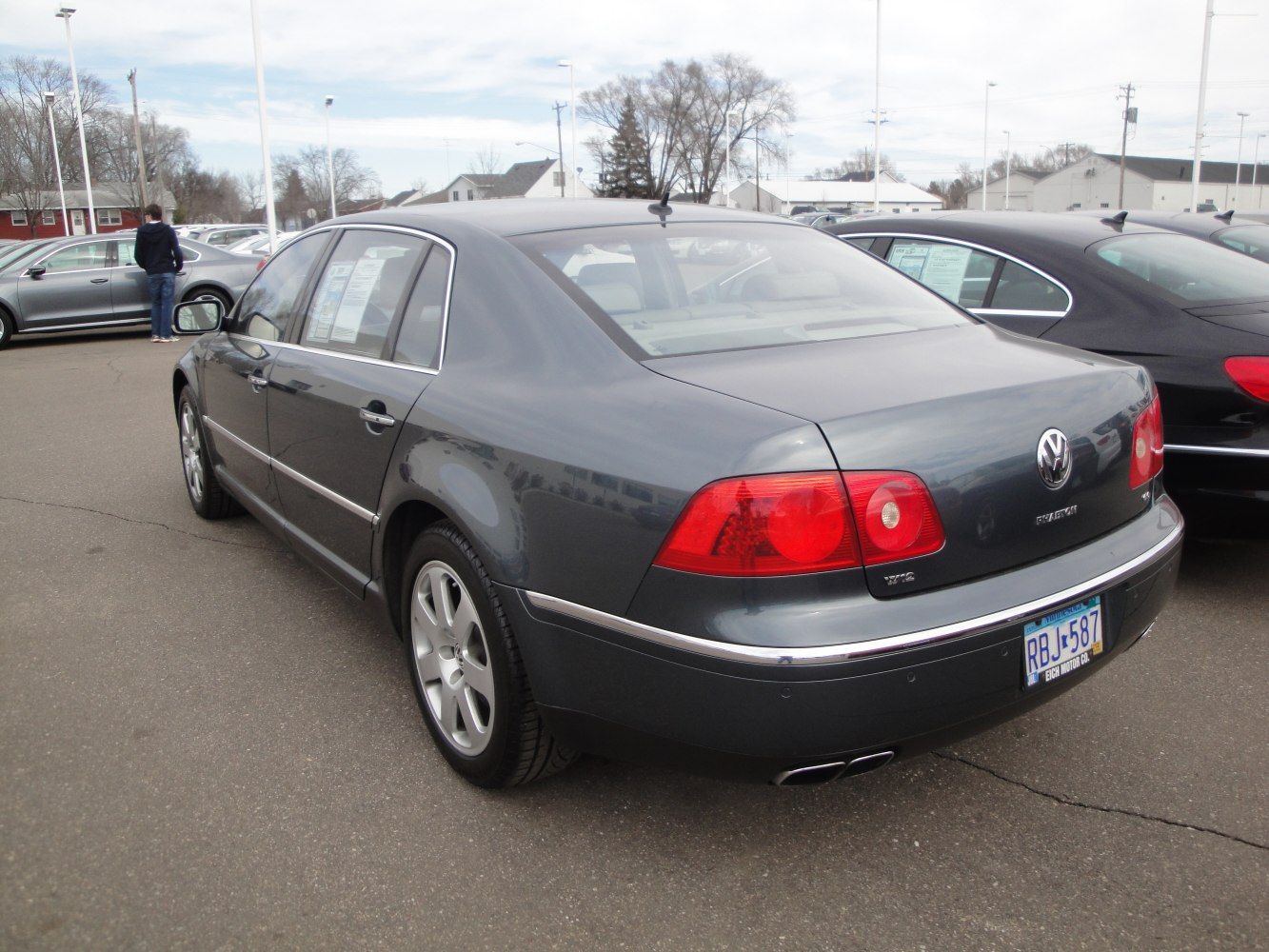 3/4 rear-left view