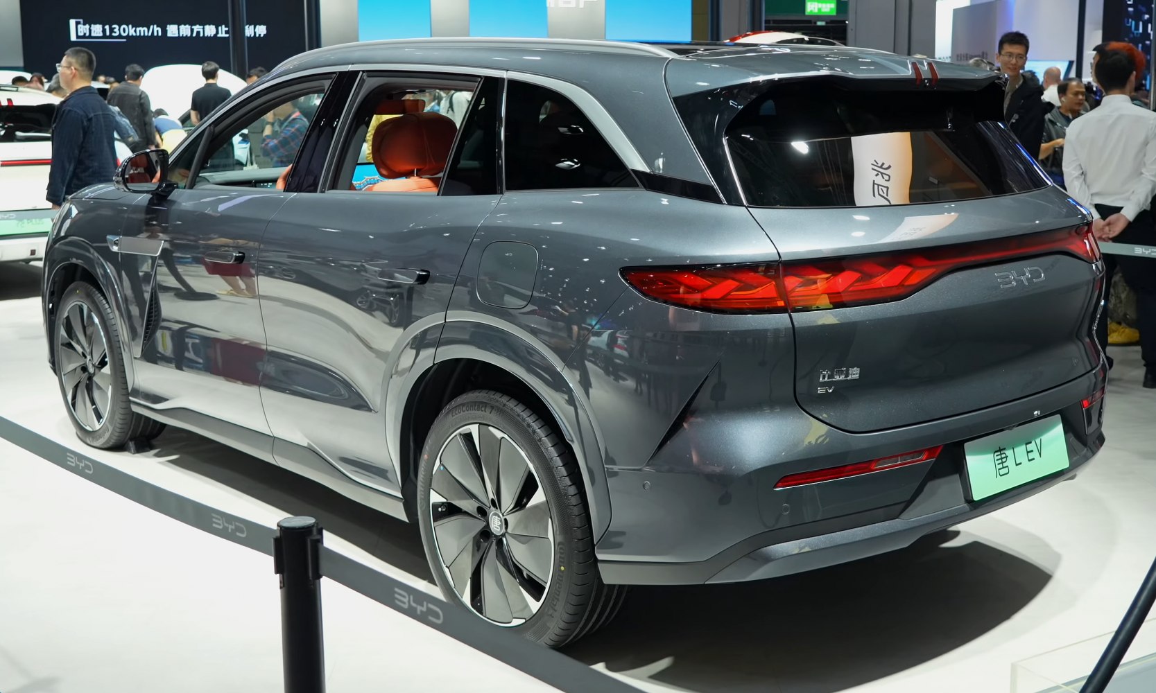 3/4 rear-left view