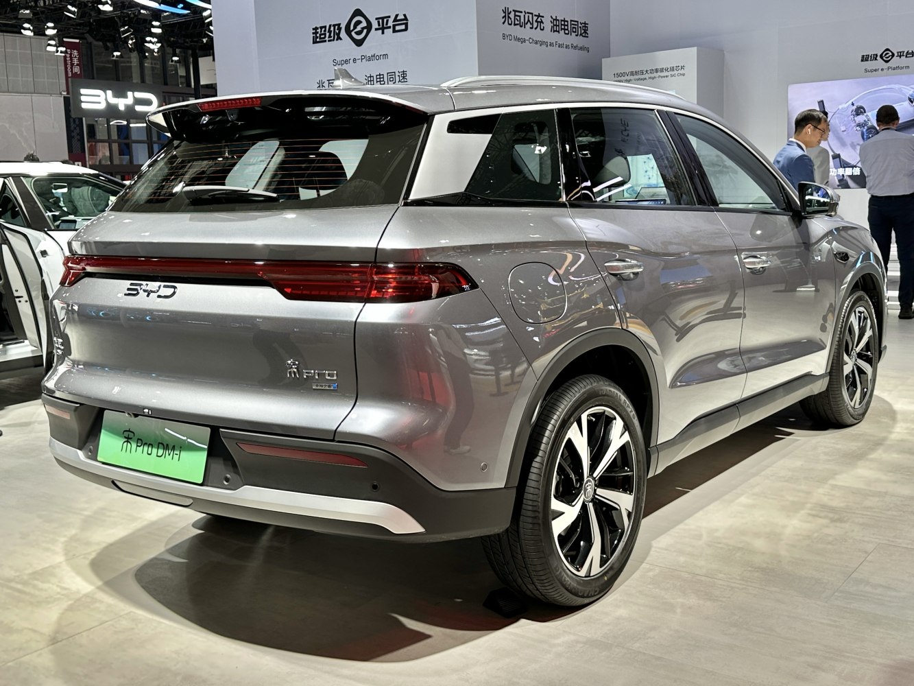 3/4 rear-right view