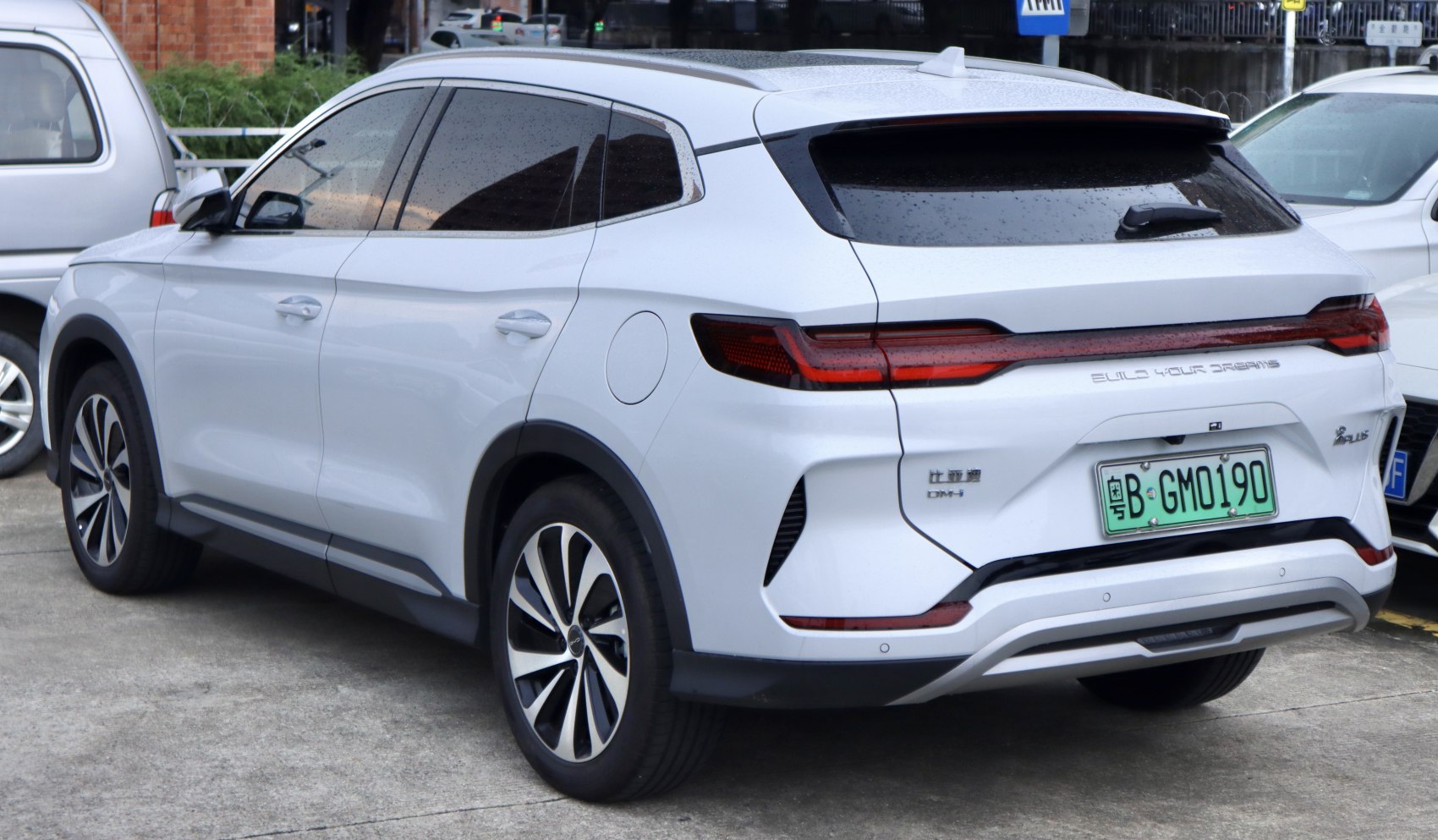 3/4 rear-left view