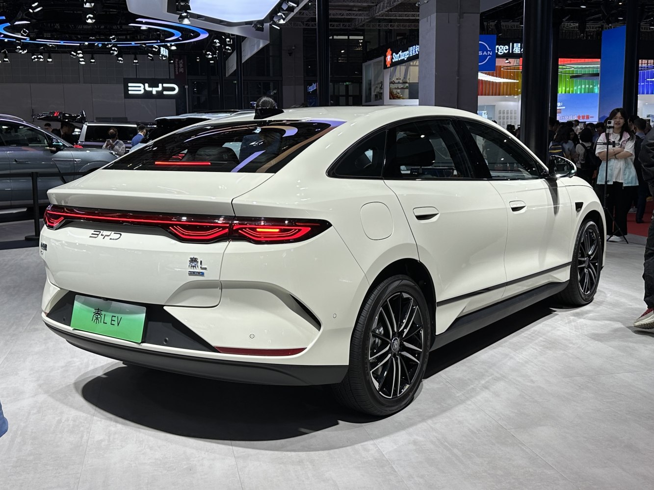 3/4 rear-right view