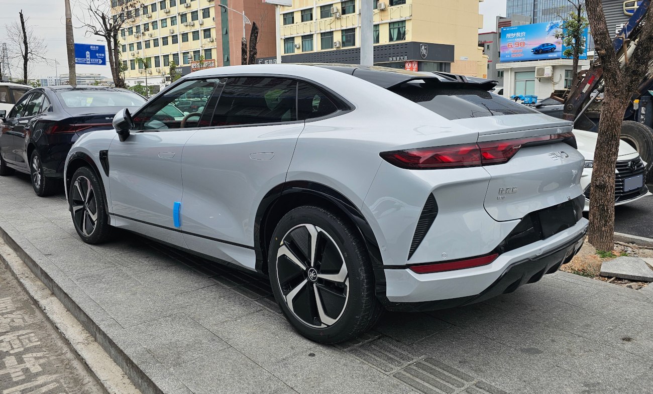 3/4 rear-left view