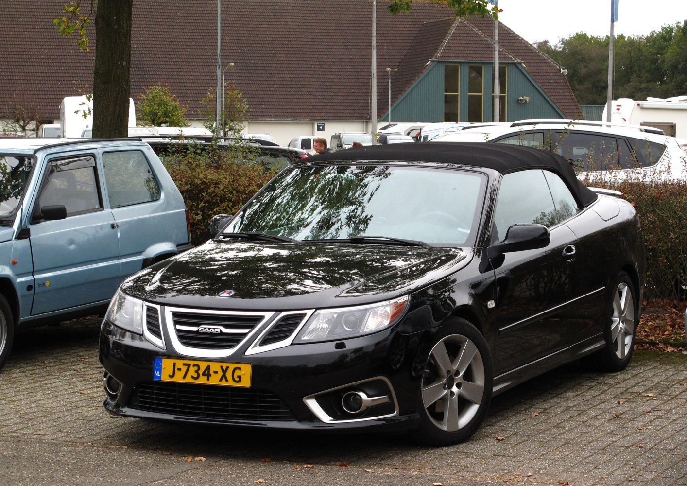 3/4 front-left view