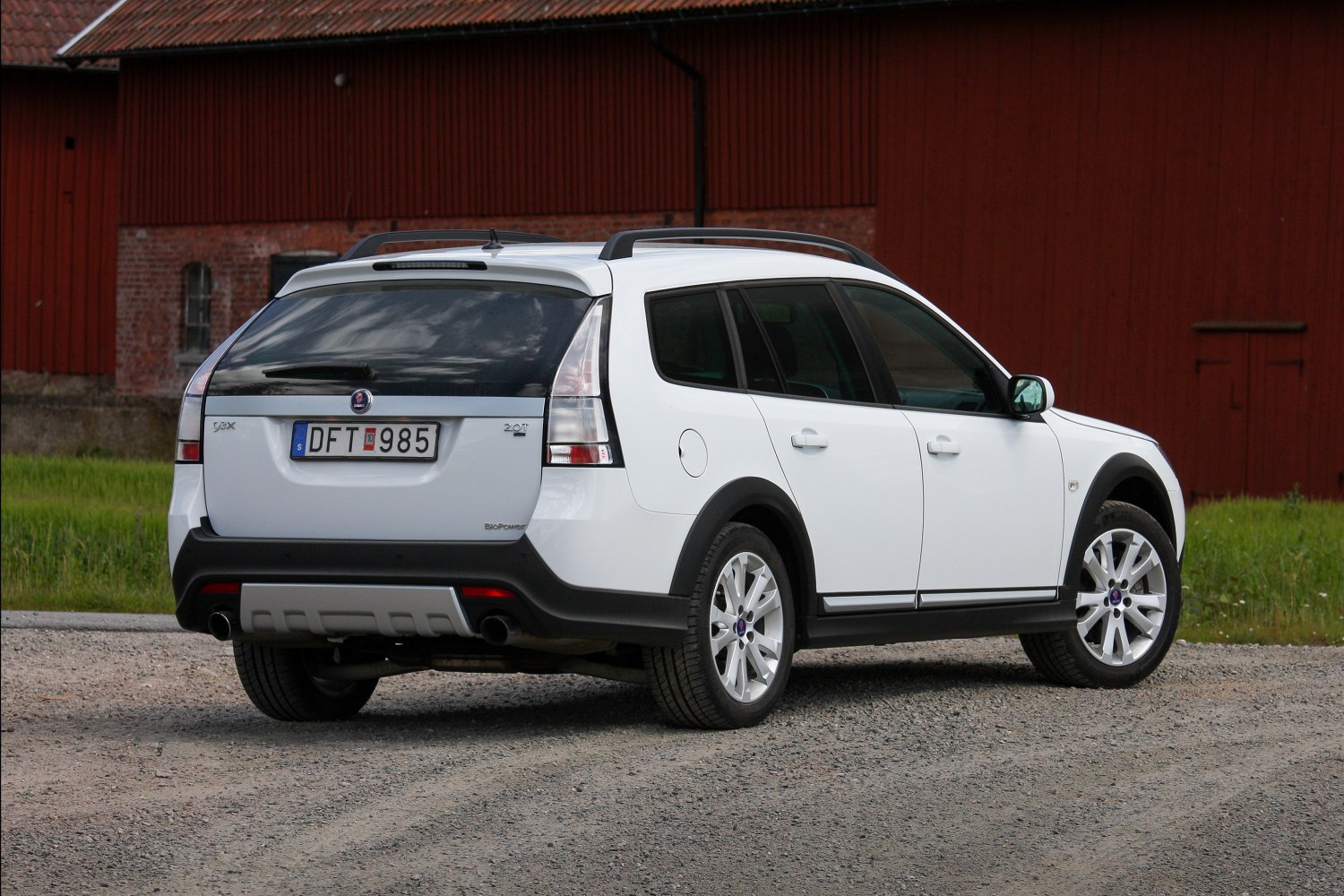 3/4 rear-right view