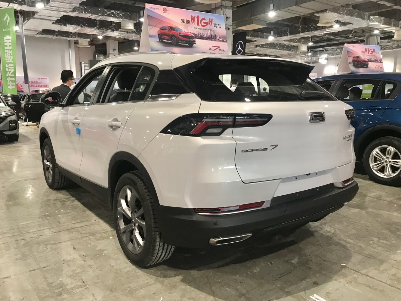3/4 rear-left view