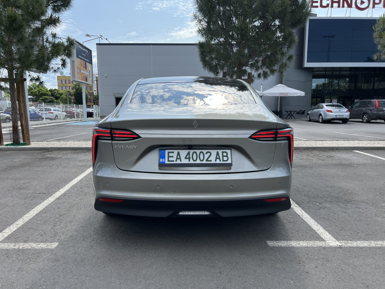 2025 JMEV EVeasy Limo Rear View