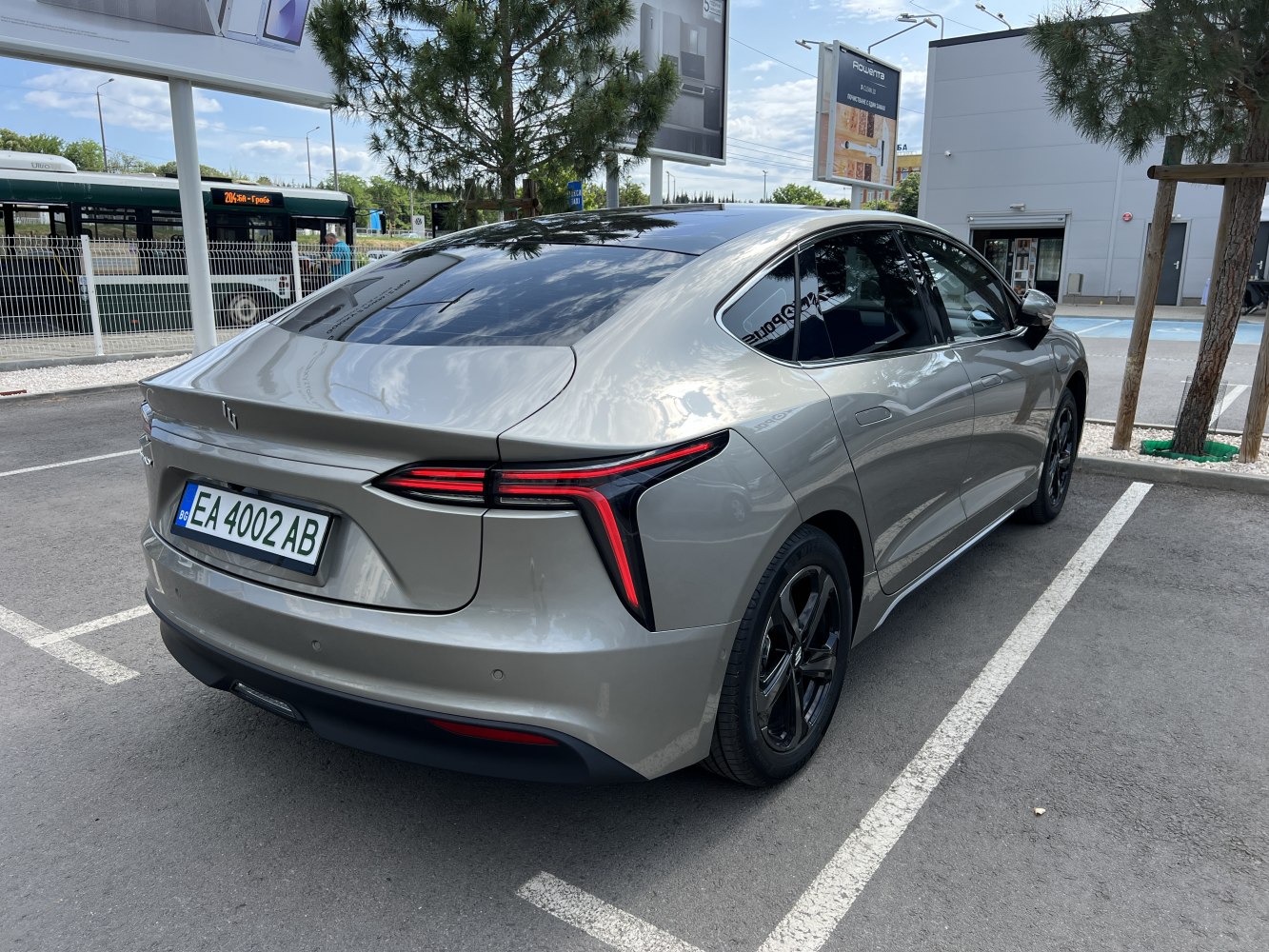 3/4 rear-right view