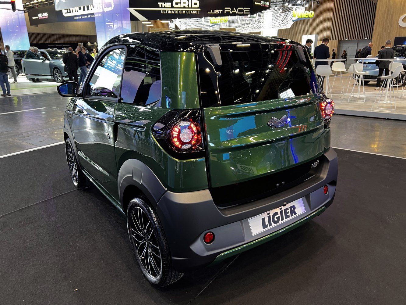 3/4 rear-left view