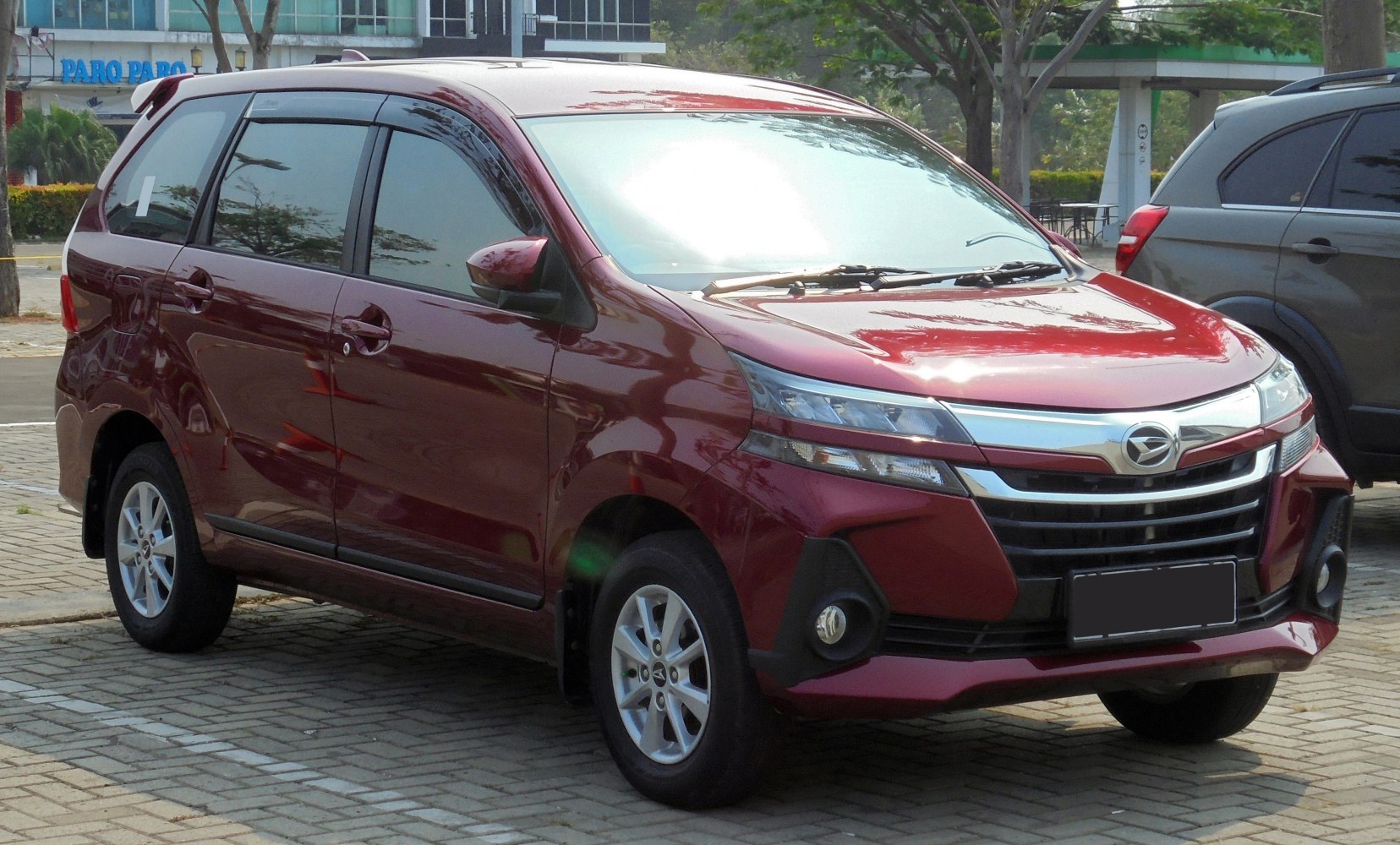 3/4 front-right view