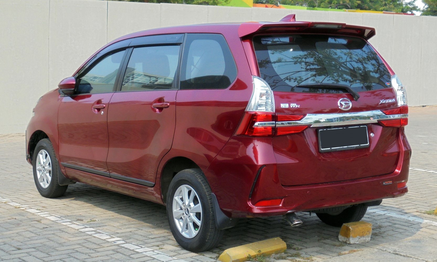 3/4 rear-left view