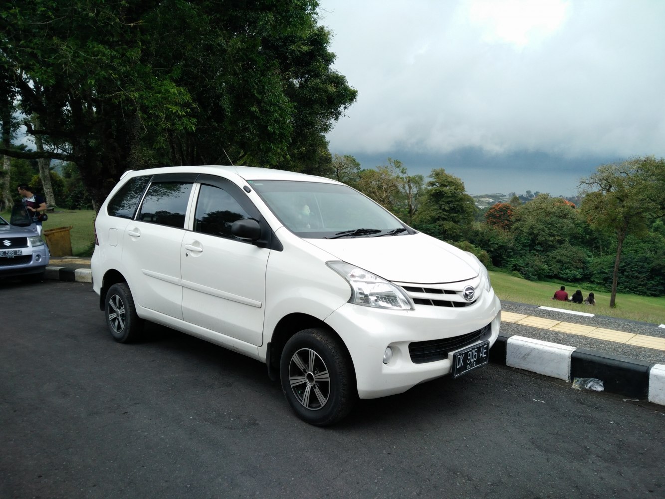 3/4 front-left view