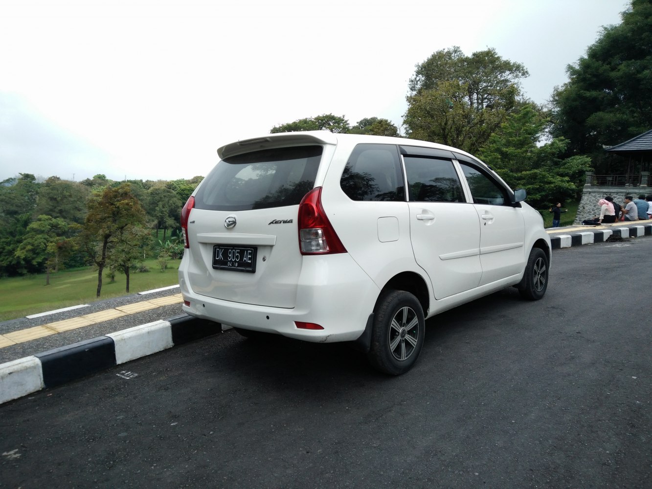 3/4 rear-left view
