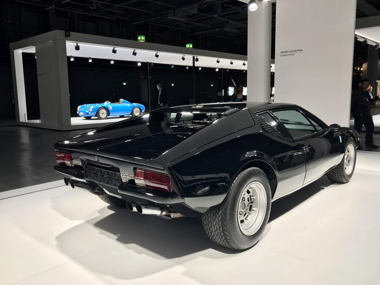 3/4 rear-right view