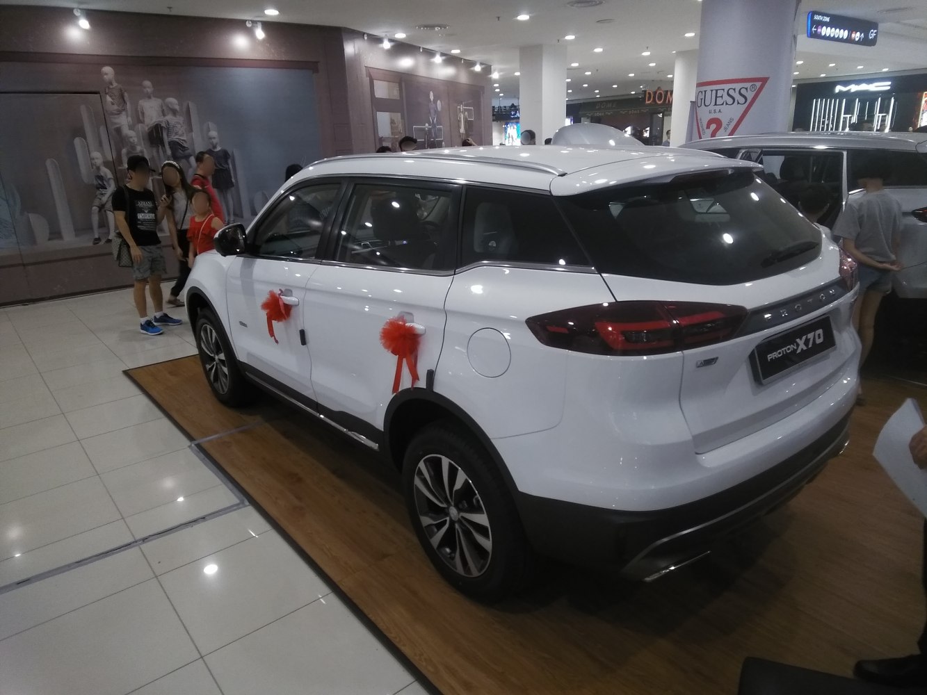 3/4 rear-left view