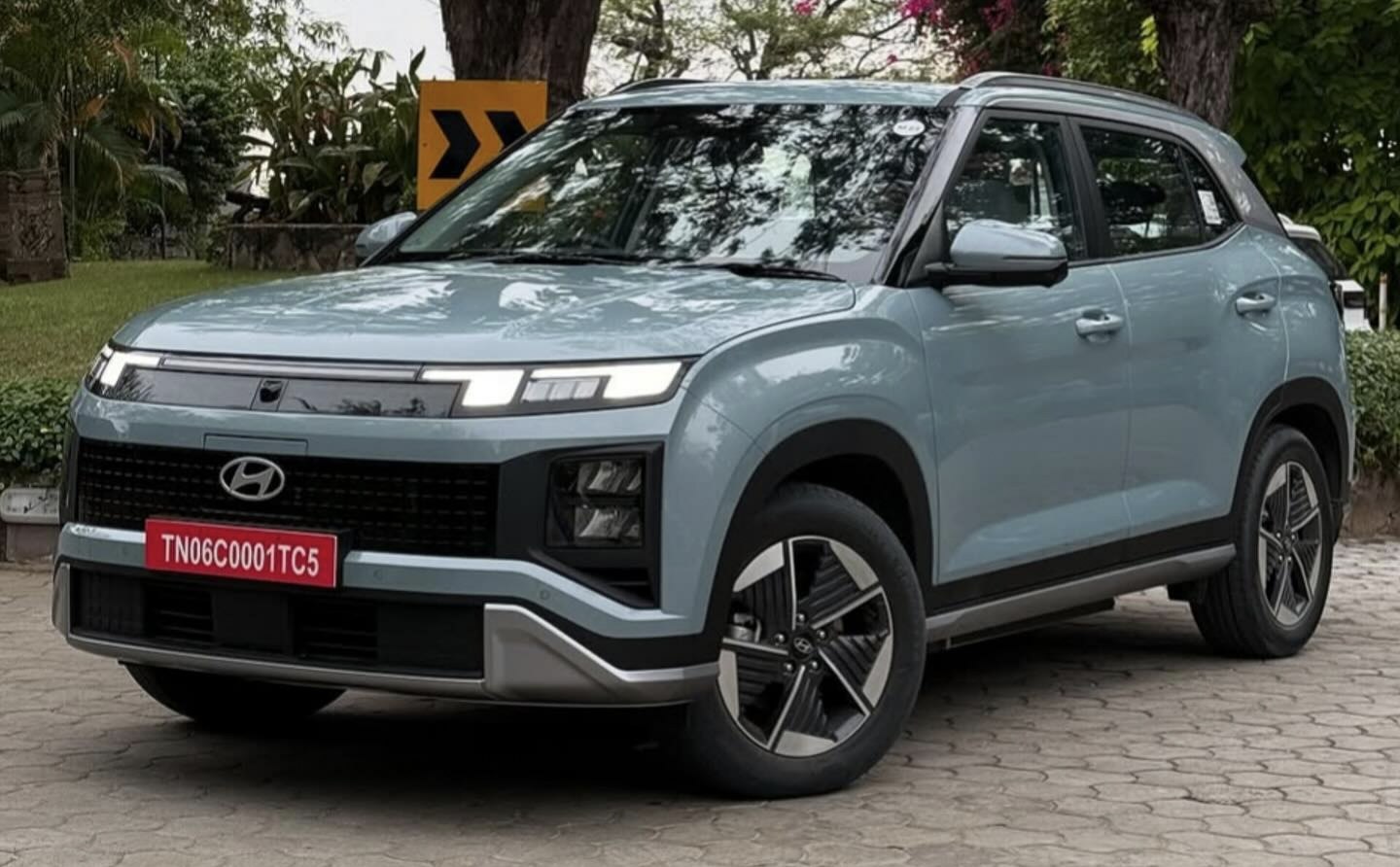 Modern front grille and distinctive LED headlights on mid-size SUV