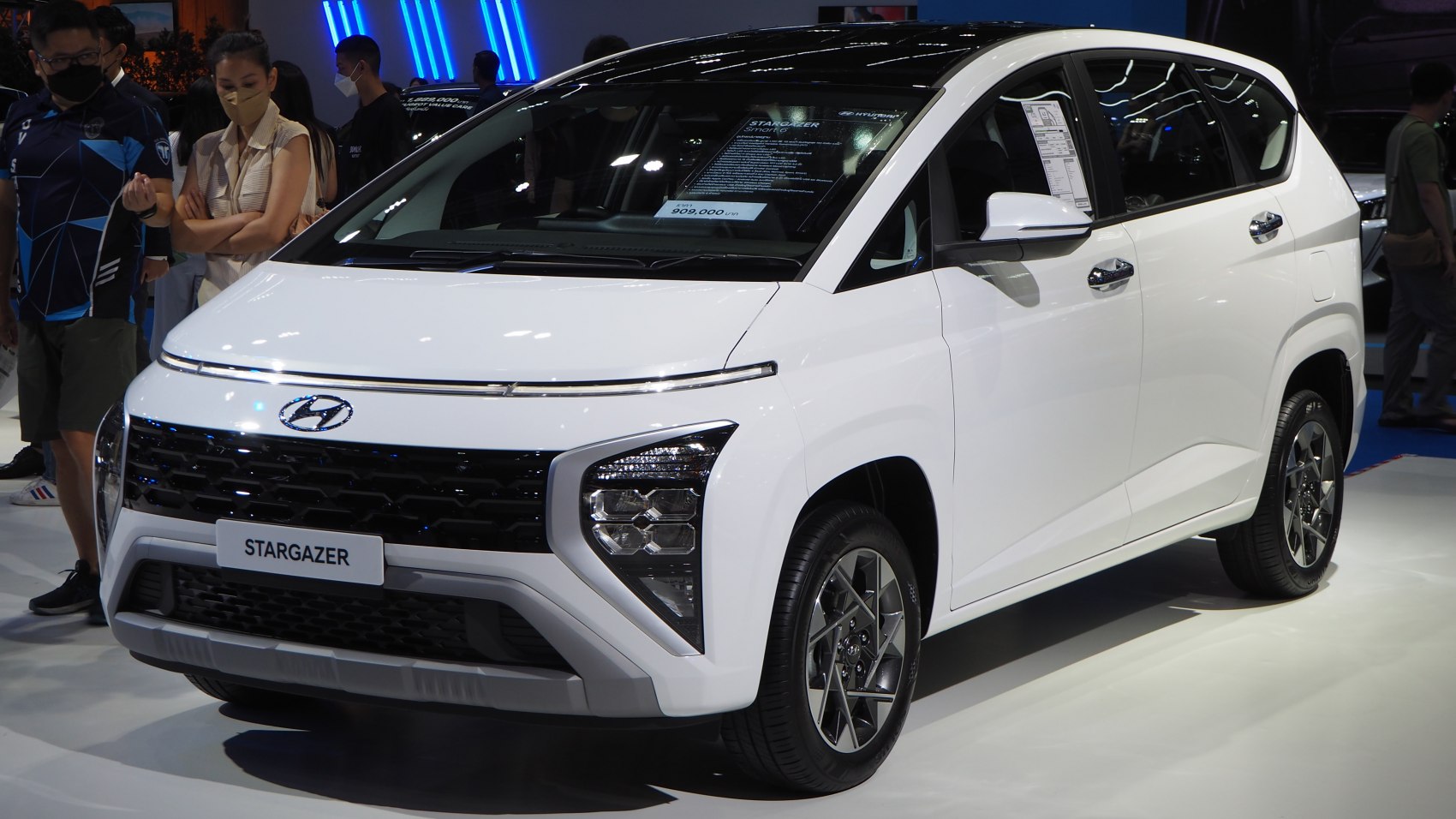 3/4 front-left view