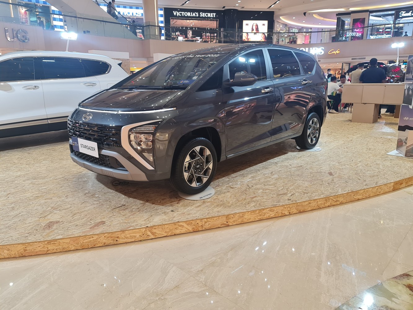 Front fascia and LED headlights of a modern multi-purpose vehicle